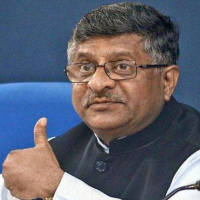 देश में आईफोन प्लांट लगाने को लेकर सरकार का रुख लचीला: आईटी मंत्री