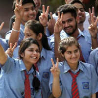 सीबीएसई ने किए 10वीं के नतीजे जारी, 500 में से 499 अंक लाकर 4 विद्यार्थी टॉपर