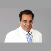 When Drunk Dharmendra Ate Onions Before Shooting With Asha Parekh