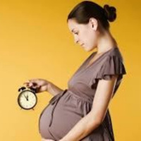 Những lưu ý khi mẹ bầu theo dõi thai già tháng