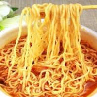 Nỗi lo suy dinh dưỡng trẻ em khi mỳ ăn liền thay thế bữa ăn truyền thống