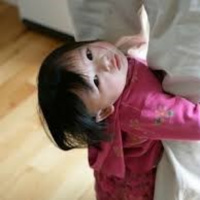 Trẻ bám mẹ và tâm lý rối loạn sợ chia ly