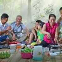 Dạy con phong tục Tết là tạo cảm xúc, để trẻ không trở thành người vô cảm khi trưởng thành