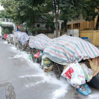 VOV - Tài nguyên và môi trường: Vì sao người dân liên tục chặn xe chở rác vào bãi rác?