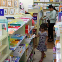 VOV - Xã hội chuyển động: Xã hội hoá sách giáo khoa: Làm sao để không có tình trạng “loạn sách”?