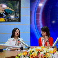 VOV - Chát với người nổi tiếng: Chat với ca sỹ Thu Hằng - Quán quân Sao Mai dòng nhạc dân gian 2015