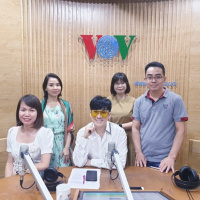 VOV - Chát với người nổi tiếng: Ca sỹ Quang Hà: Đứng lên với âm nhạc