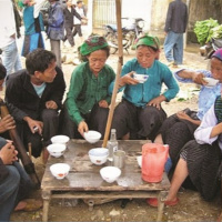 Hầu rượu cho chồng