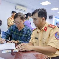 Thời sự 12h 02/3/2025: Từ 8/3, công an nhận hồ sơ cấp đổi giấy phép lái xe vào ngày cuối tuần