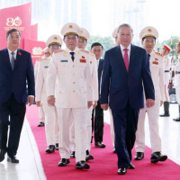 Thời sự 18h 17/8/2025: Mỗi cán bộ, chiến sĩ phải thấm nhuần quan điểm nhân dân là gốc