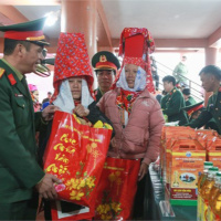 Tin trong nước - “Gian hàng 0 đồng” và quà Tết đến với người nghèo nơi biên giới Bình Liêu, Quảng Ninh