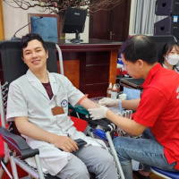 Tin trong nước - Hàng trăm cán bộ, nhân viên y tế hiến máu dịp 27/2 