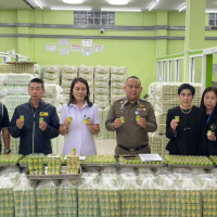 Tin quốc tế - Thái Lan đột kích cơ sở sản xuất trái phép, thu giữ hơn 2 triệu lọ hít mũi thảo dược Hong Thai