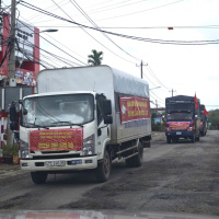 Tin trong nước - Hàng trăm tấn nhu yếu phẩm đến với bà con vùng lụt phía đông Đắk Lắk