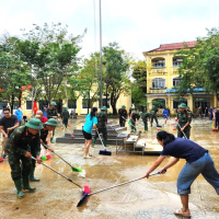 Tin trong nước - Thành phố Huế khắc phục trường lớp sau lũ, đón học sinh trở lại