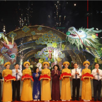 Tin trong nước - TP.HCM khai mạc Đường hoa, nhiều người trầm trồ khen ngợi 