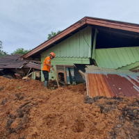 Tin quốc tế - Indonesia ban bố tình trạng khẩn cấp - gần 200 người thiệt mạng và mất tích