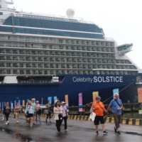 Tin trong nước - Tàu du lịch quốc tế Celebrity Solstice đưa 3.000 du khách cập cảng Chân Mây, tỉnh Thừa Thiên Huế