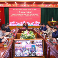 Tin trong nước - Khai giảng lớp bồi dưỡng, cập nhật kiến, kỹ năng về công tác xây dựng Đảng đối với cấp ủy cấp xã