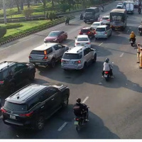 Tiêu điểm - Bến Tre- Tiền Giang: Kẹt xe nghiêm trọng khu vực cầu Rạch Miễu 