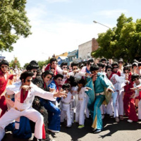 Tin quốc tế - Australia: Sôi động màn diễu hành trong Lễ hội Elvis tưởng nhớ ông hoàng nhạc Rock amp Roll Elvis Presley
