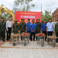 Tin trong nước - Đắk Lắk khởi động “Chiến dịch Quang Trung” thần tốc xây dựng, sửa chữa nhà giúp đồng bào vùng lũ