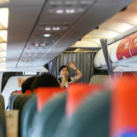 Tin quốc tế - Hãng hàng không Trung Quốc tuyển tiếp viên đã kết hôn và sinh con gây xôn xao dư luận