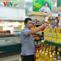 VOV - Chính phủ với người dân: Tham gia hội nhập, cơ hội và thách thức với doanh nghiệp bán lẻ