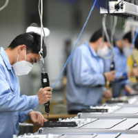 VOV - Quốc hội với cử tri: Tăng giờ làm thêm: Quan trọng là sức khỏe của người lao động