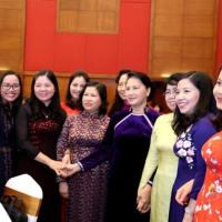 VOV - Quốc hội với cử tri: Ứng cử viên nữ đại biểu Quốc hội khóa XV toàn quốc có 393 người đạt 45,3% (tăng 6,3% so với khóa XIV)