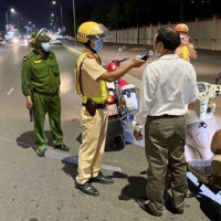 Pháp luật và đời sống - Xử lý nồng độ cồn: Cán bộ, công chức phải nêu gương 