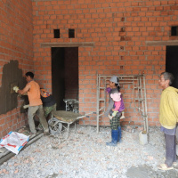 Xây dựng Đảng - Đảng viên ở Kon Tum đi đầu giúp dân xoá nhà tạm, nhà dột nát.