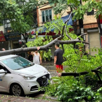 Pháp luật đời sồng - Ô tô, xe máy bị hư hỏng, thiệt hại do bão, lũ có được bồi thường bảo hiểm?