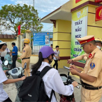 Pháp luật đời sống - Bảo đảm an toàn giao thông trong lứa tuổi học sinh