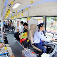 VOV - Pháp luật và đời sống: Nâng tuổi người điều khiển ô tô từ 30 chỗ trở lên: Liệu có phù hợp?