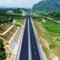 VOV - Quốc hội với cử tri: Xây dựng đường cao tốc Bắc Nam để khơi thông nguồn lực, phát triển kinh tế xã hội