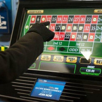 VOV - Pháp luật và đời sống: Giải pháp nào để ngăn chặn cờ bạc qua mạng?