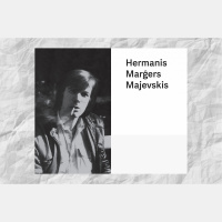 Bilingvālā izdevumā izdota Hermaņa Marģera Majevska dzejas izlase Pretstraumes čuksti