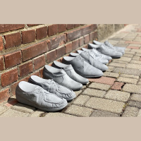 viens deviņi četri viens ceļš - no pilsētnieku atmiņas izdzēstos ebrejus piemin Cēsīs