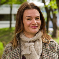 Kraft - Sånn livet er nå : Tjuvlytt i poeten Ruth Lillegravens tekst