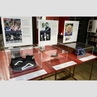 Izstāde muzejā Latvieši pasaulē ļauj iepazīt trimdinieku dzīvi no cita skatupunkta