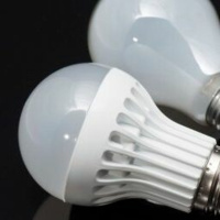 BALALAIKA: Lyspærer i butikken