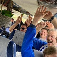 BALALAIKA: Øl i bussen