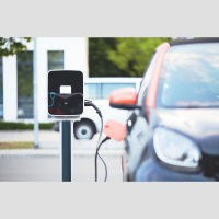 Elektroauto skaits Latvija pieaug: to ekspluatācijas plusi un mīnusi