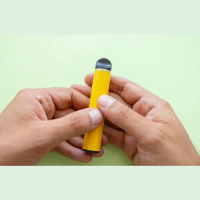 Pētījums: vairāk nekā 40% e-cigarešu Latvijas tirgū nonākušas nelegāli 