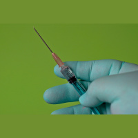 Eksperte: Difterija var būt bīstama arī tiem, kam ilgu laiku nav bijusi balsta vakcinācija