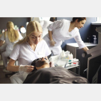 Skaistums var izmaksāt dārgi, ļaujoties pēlēkā skaistumkopšanas tirgus piedāvājumiem