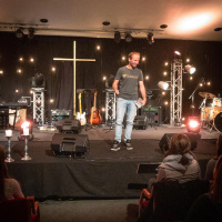 Hjelp det brenner - Tor Ingvald Lauvrak - Pit Stop Leirvik Bedehus