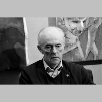 Dzejnieku un publicistu Viktoru Avotiņu pieminot