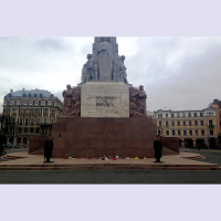 Brīvības piemineklim – 80